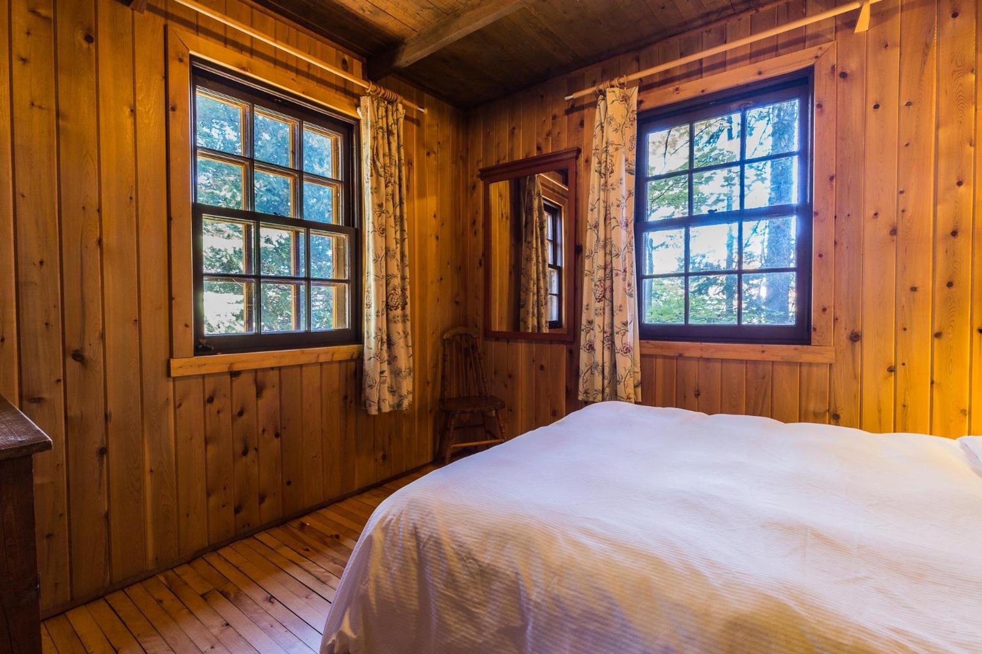 Chalet Les Chalets Du Lac Grenier Chertsey